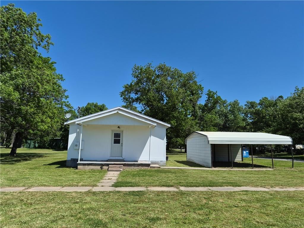 400 W 5th Street — photo 1
