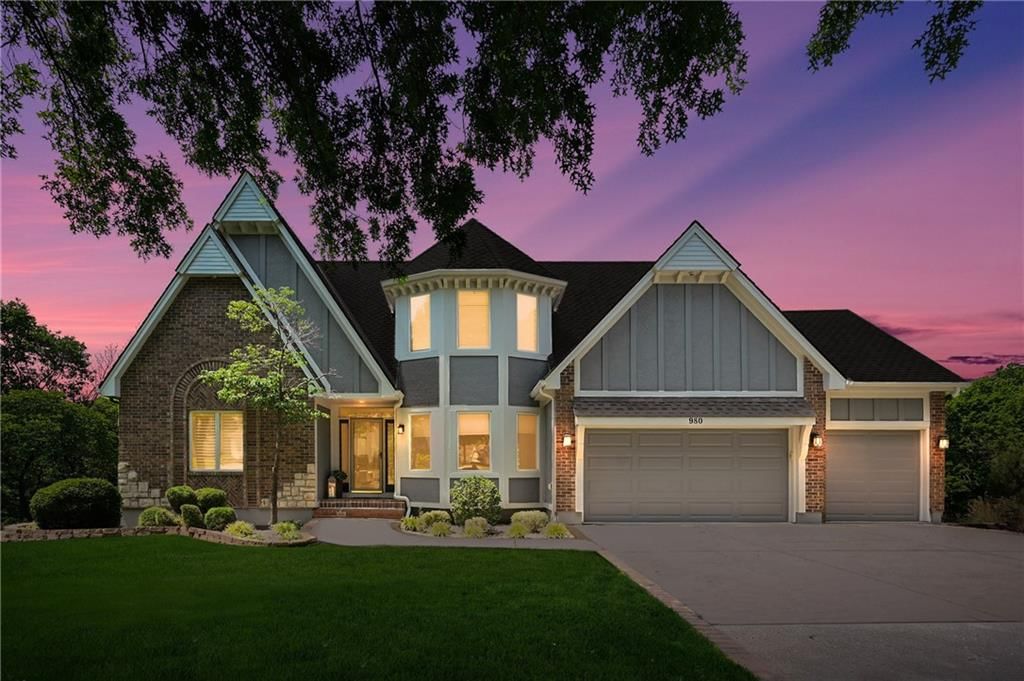 980 NW High Point Drive, Lee's Summit, MO