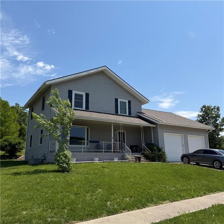 14921 Pine View Drive, Grandview, MO