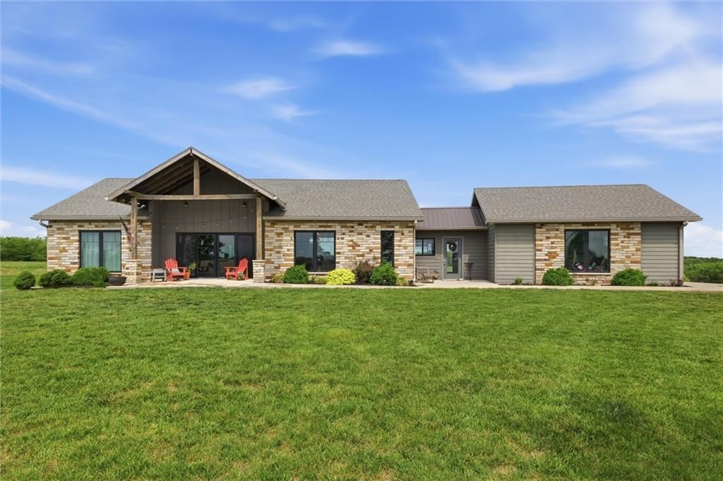33793 219th Street, Easton, KS