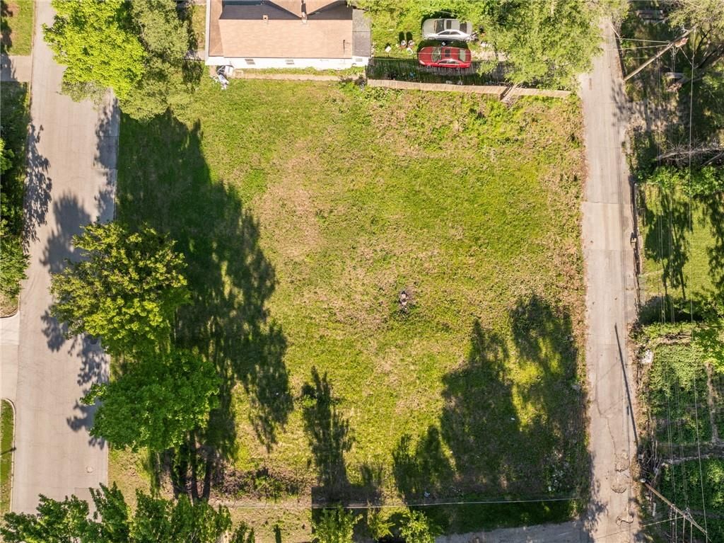 1215 Armstrong Avenue — photo 4