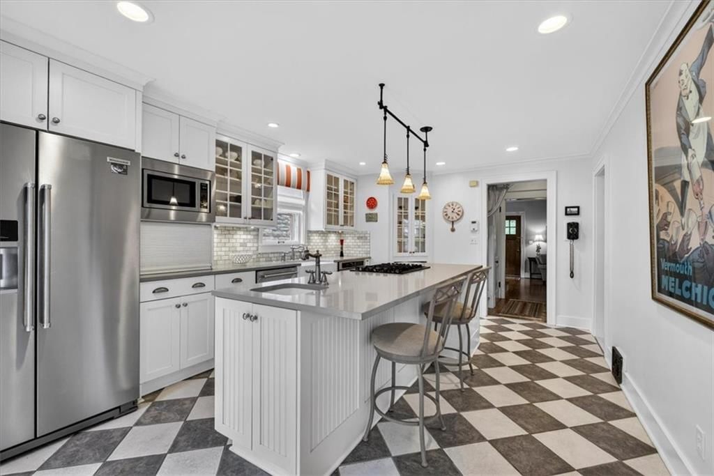 631 W 59th Street — photo 9
