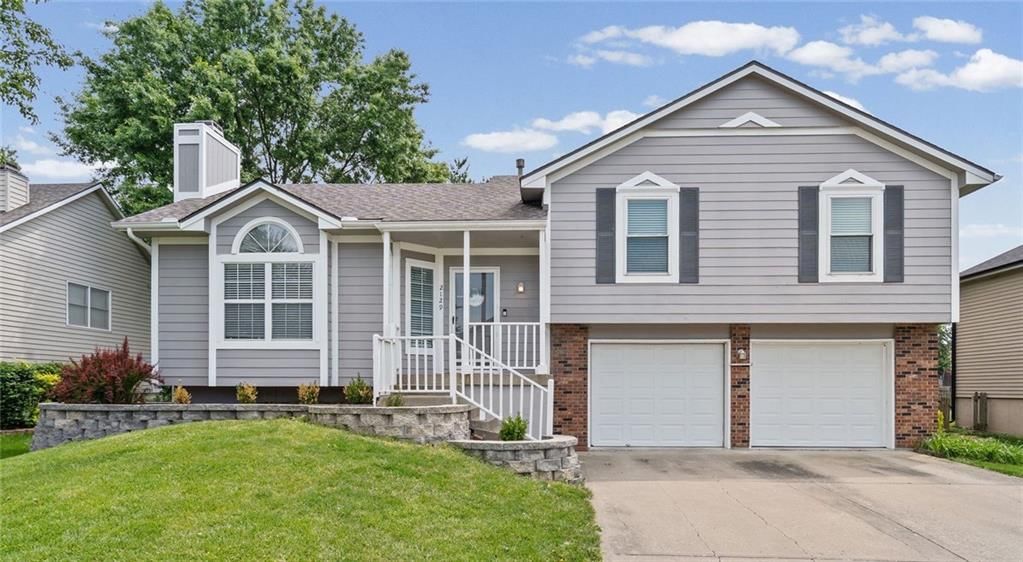 2129 6th Terrace, Lee's Summit, MO