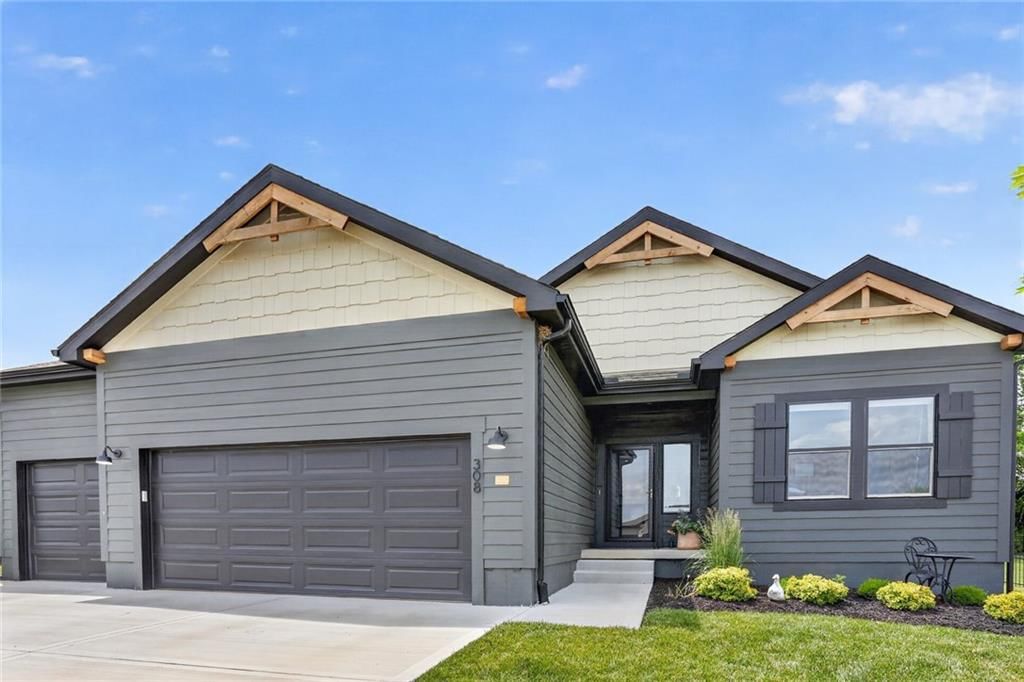 308 Woodview Drive, Raymore, MO