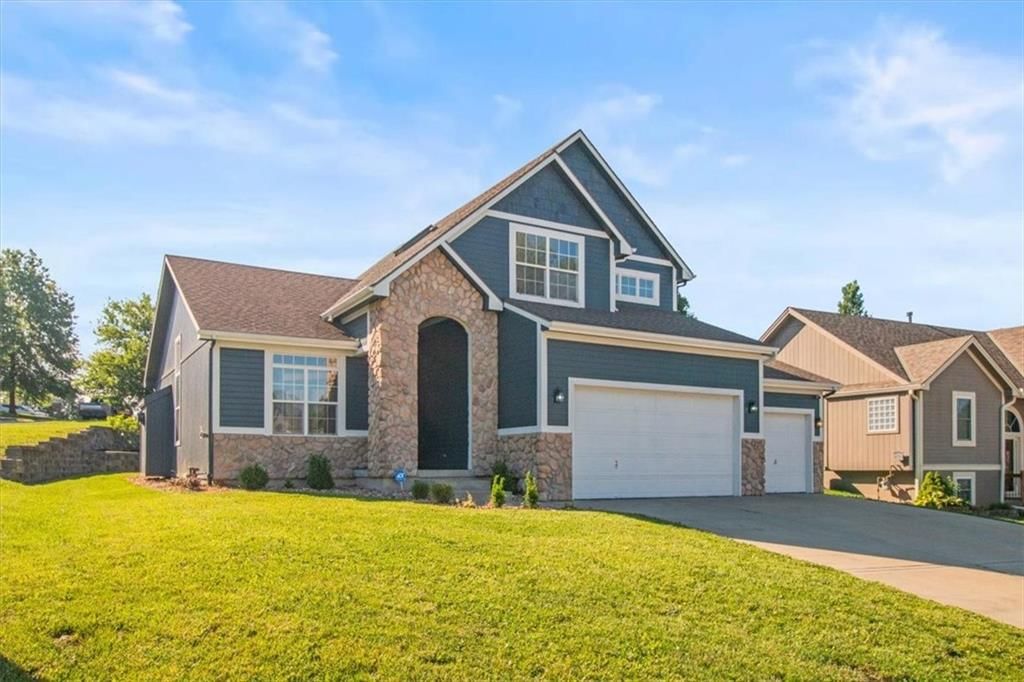1131 Crimson Lane, Liberty, MO