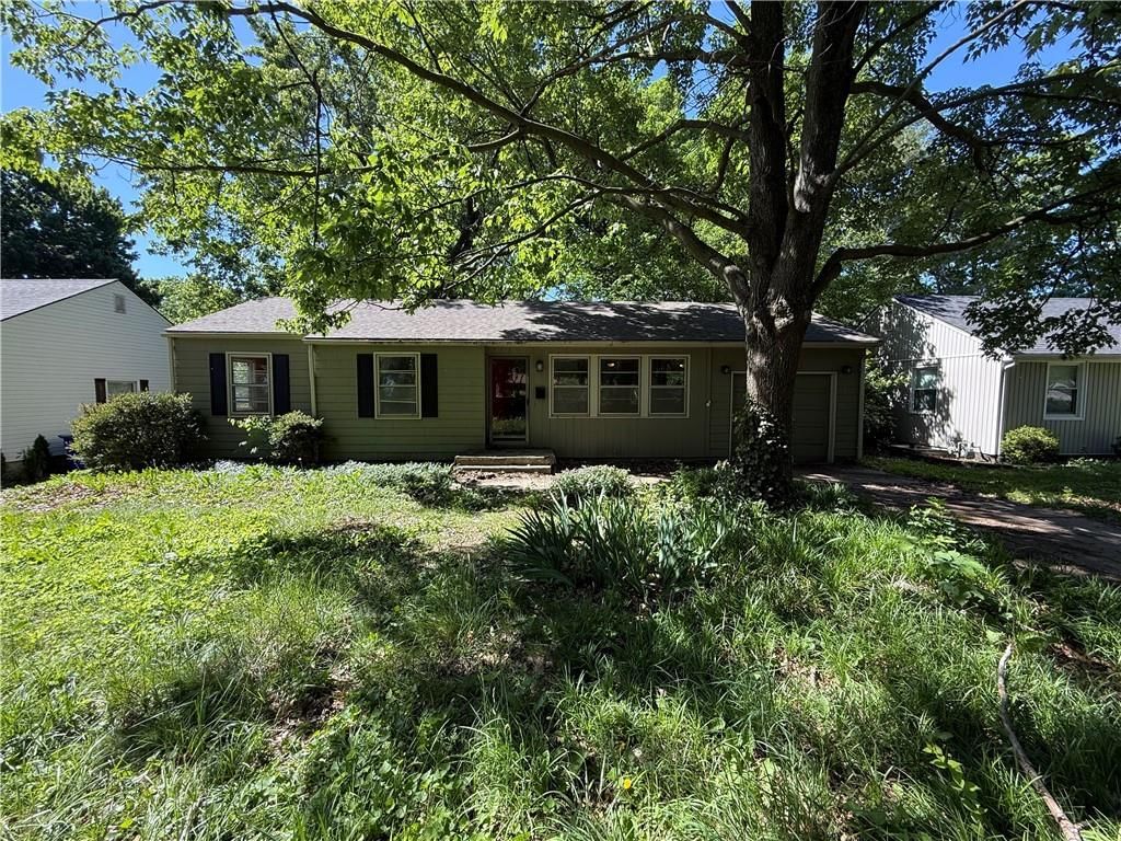 8909 W 81st Street, Overland Park, KS