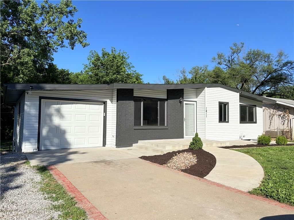 1411 N 75th Drive — photo 4