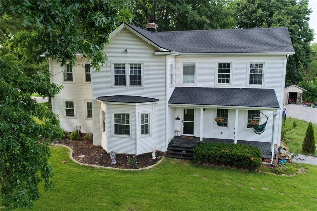 1900 NE 65th Street, Gladstone, MO