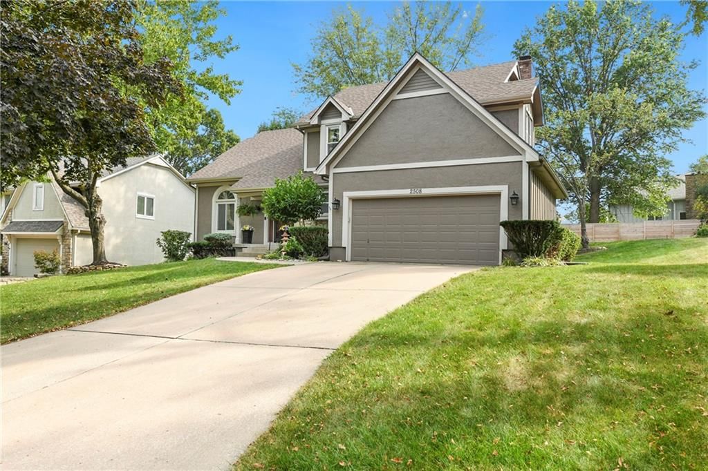 2508 NW Bent Tree Circle, Lee's Summit, MO