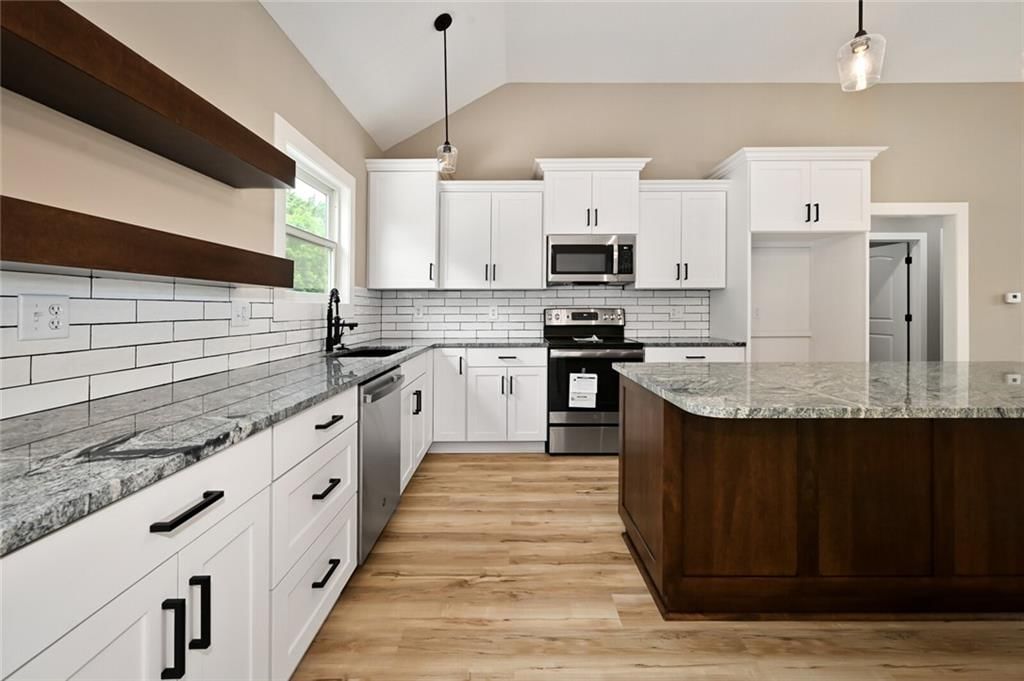 207 Constitution N/A — photo 9