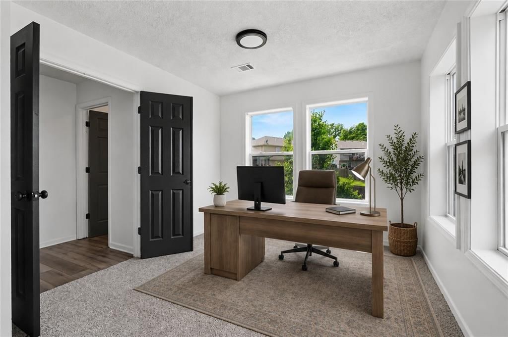 2032 S 47th Terrace — photo 11