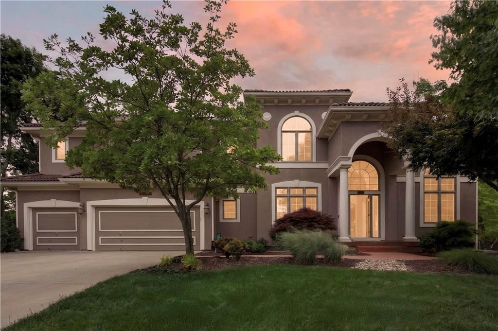 20619 W 88th Street, Lenexa, KS