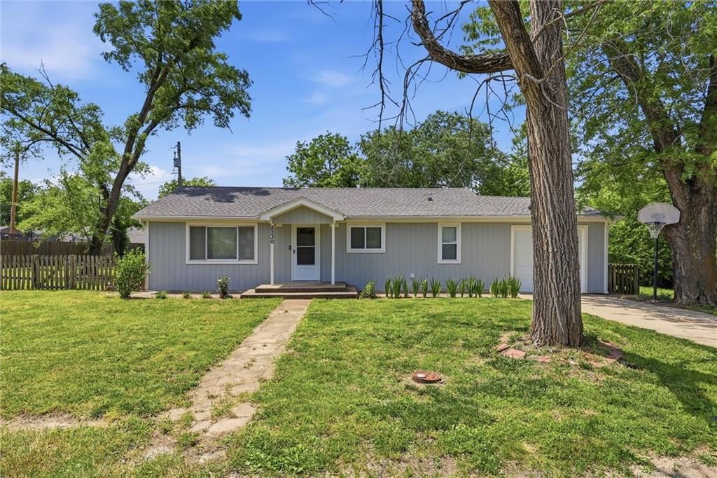8230 Cherokee Street, De Soto, KS