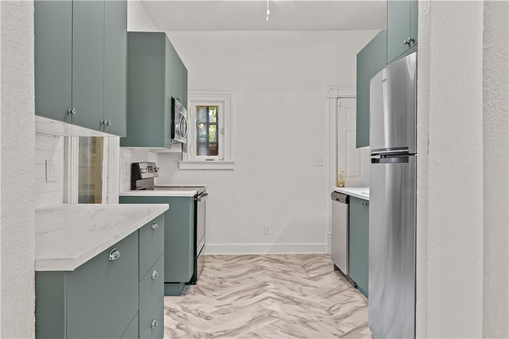 2925 Holmes Street — photo 7