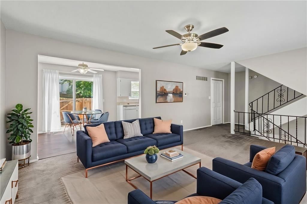 3723 NE Colonial Drive, Lee's Summit, MO