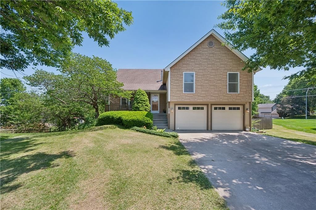 1007 NE 106th Court, Kansas City, MO