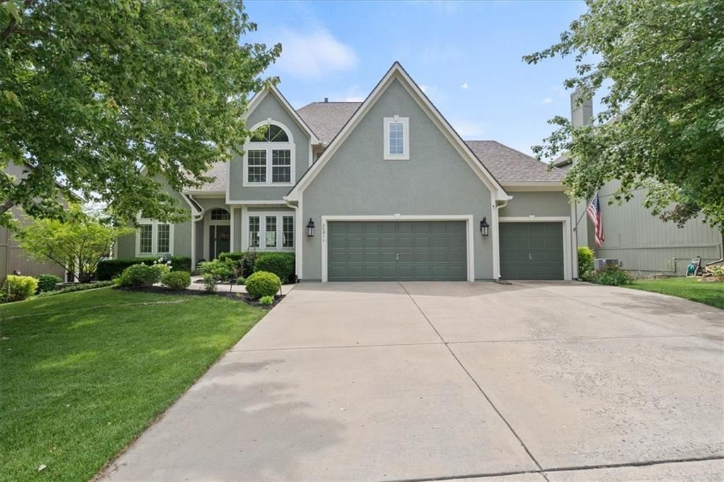 20811 W 100th Street, Lenexa, KS