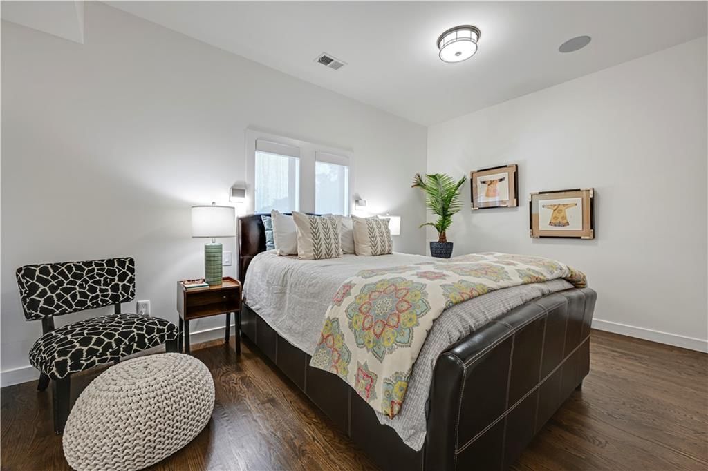 5038 Walnut Street — photo 31