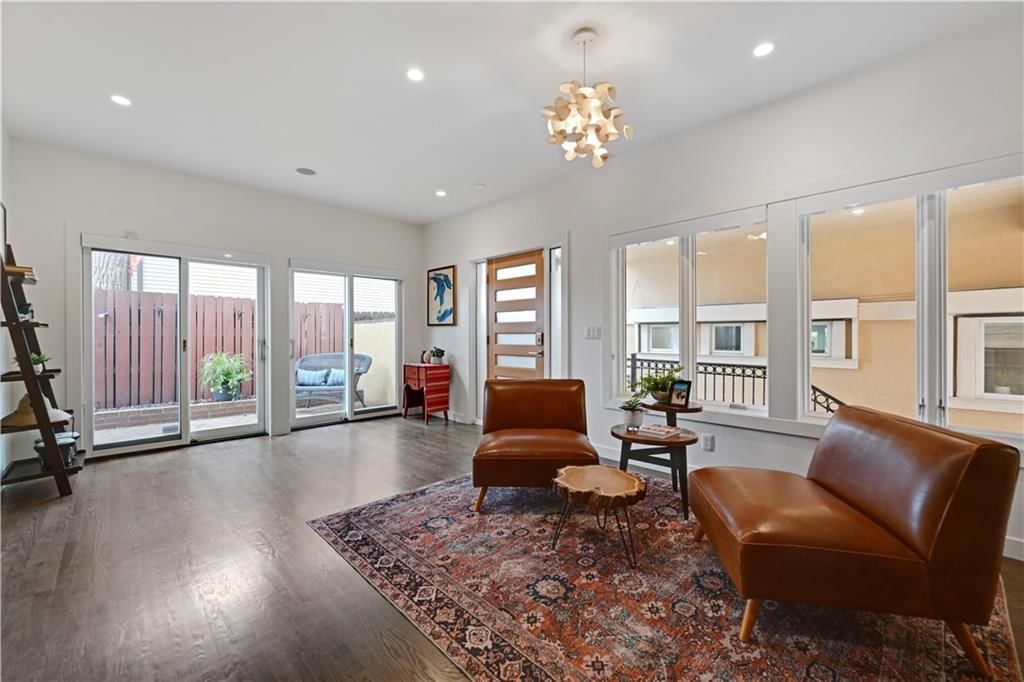 5038 Walnut Street — photo 9