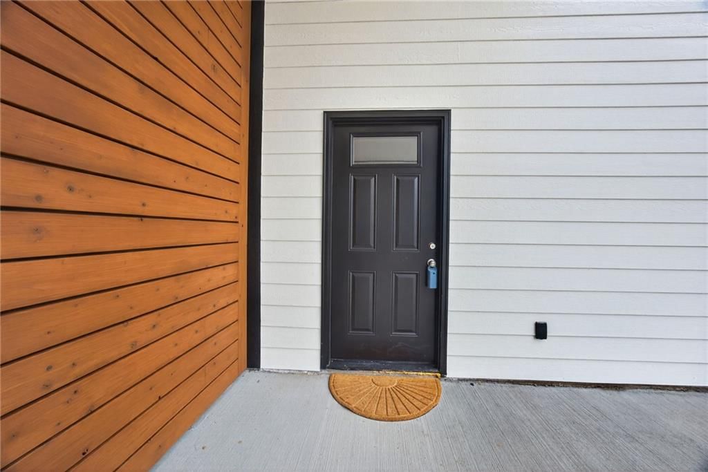 1215 E South Avenue — photo 4