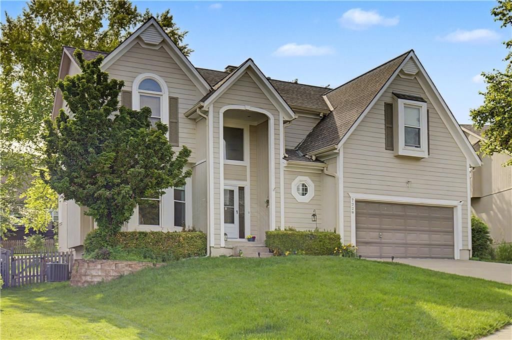 7228 Widmer Road, Shawnee, KS