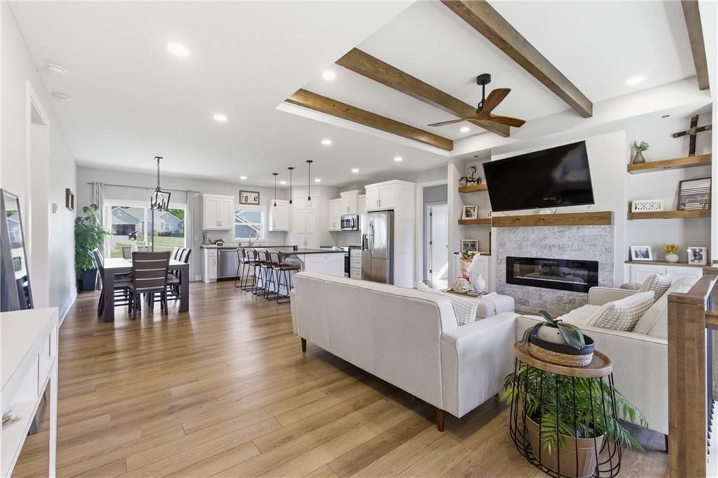 312 Prairie Rose Circle — photo 4