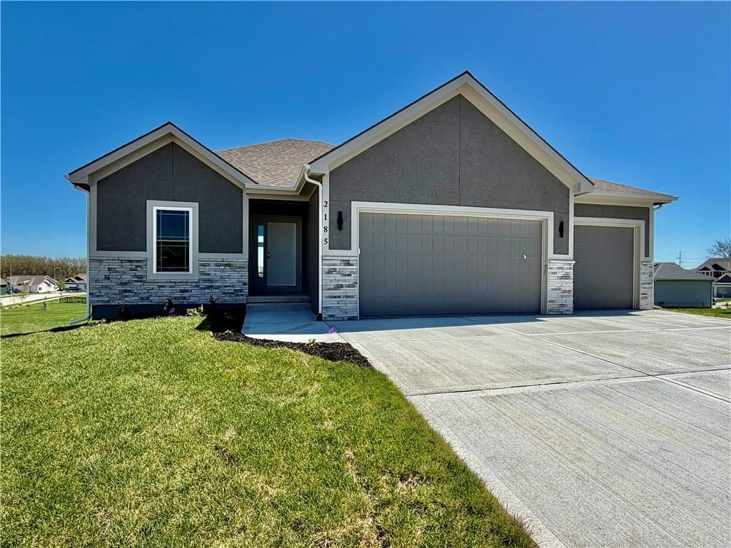 508 Skyview Lane, Liberty, MO