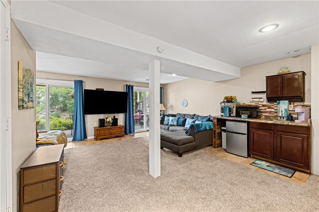 232 NE Bayview Drive — photo 8