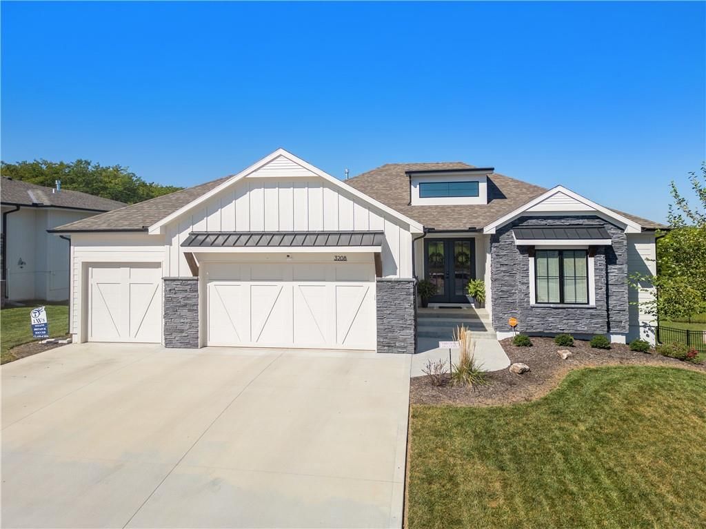 3208 Saddlebred Terrace, Lee's Summit, MO