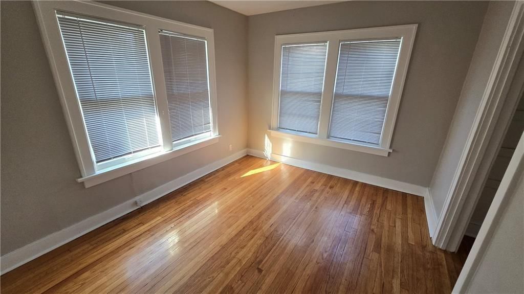 402 Van Brunt Boulevard — photo 8