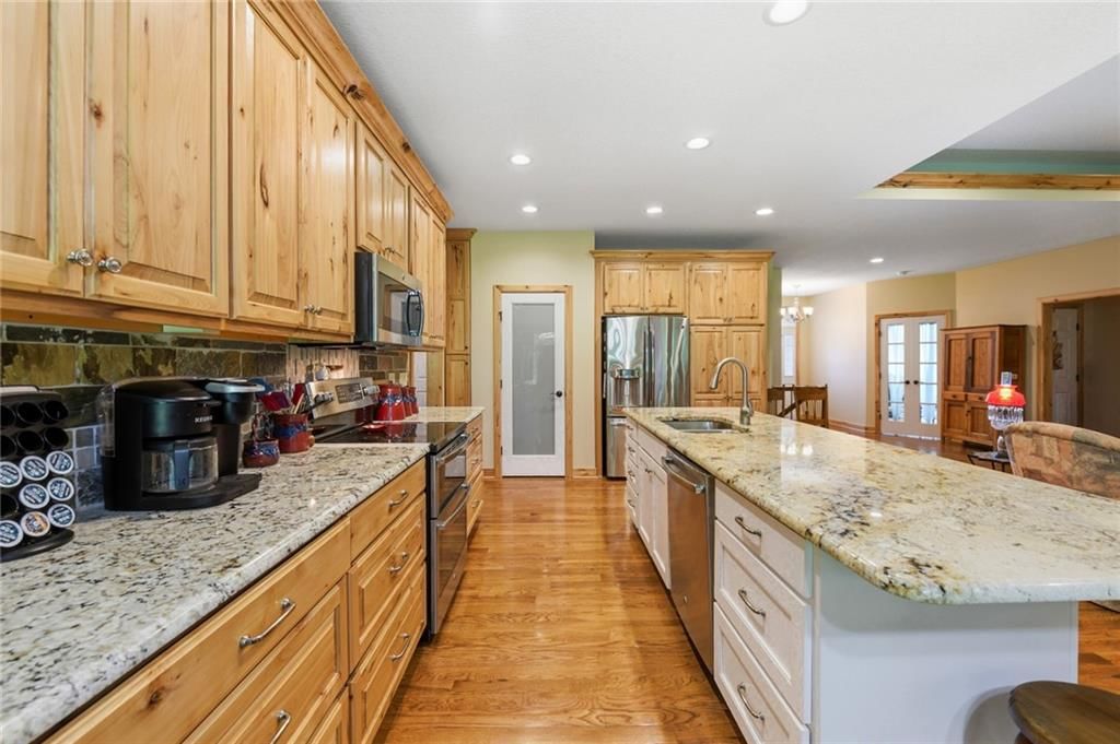 3347 S Wood Avenue — photo 14