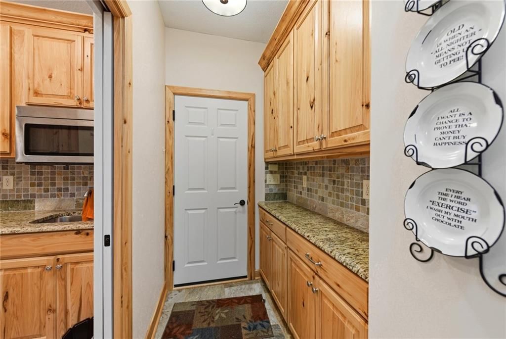 3347 S Wood Avenue — photo 18