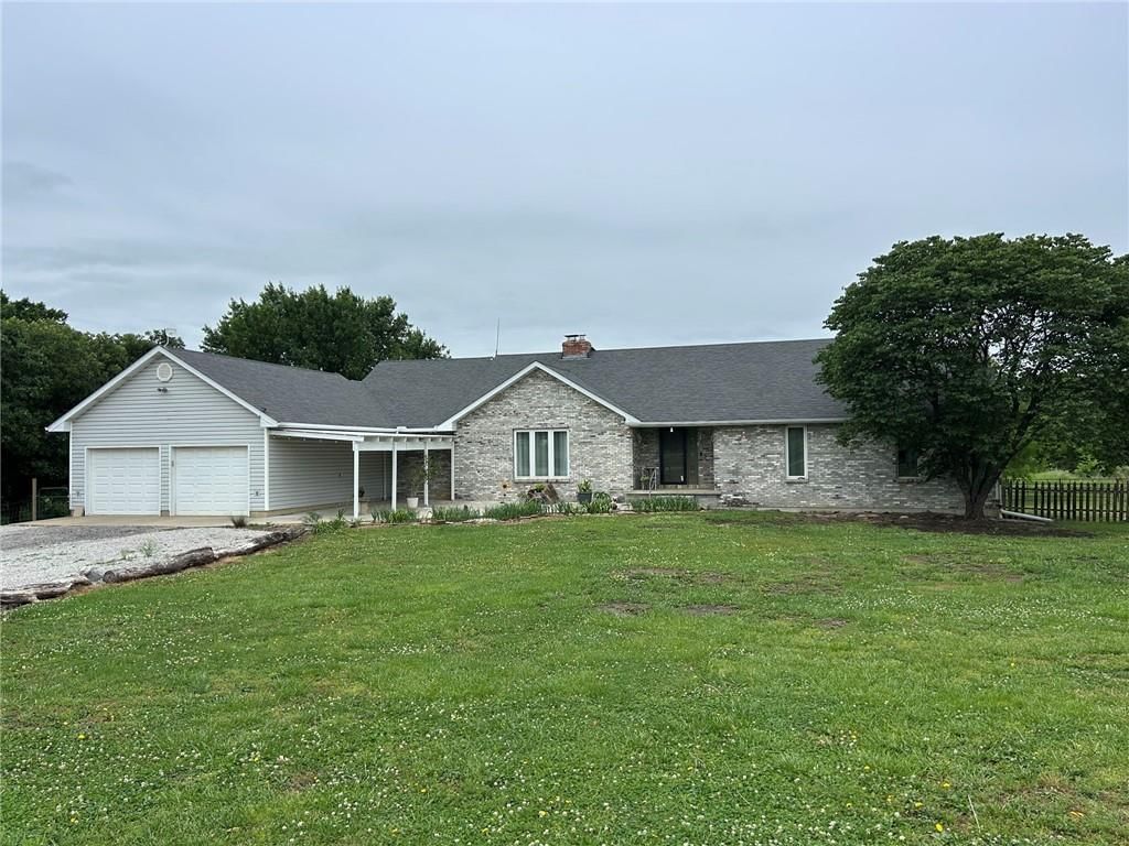 9905 E State Route F Highway, Moundville