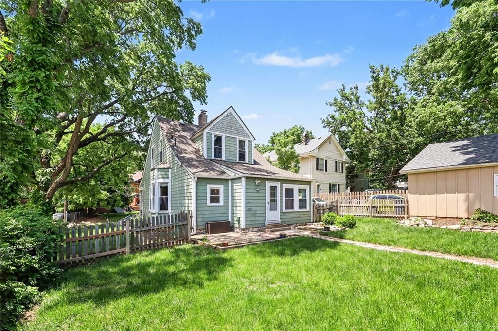 4027 Clark Avenue — photo 26