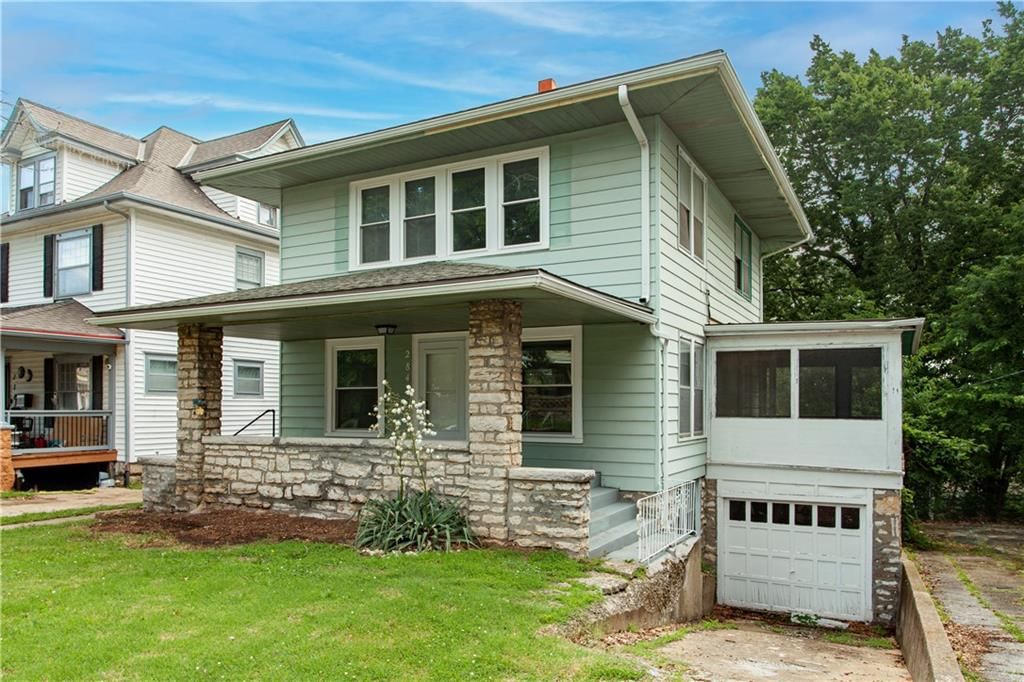 2843 Parkwood Boulevard, Kansas City, KS