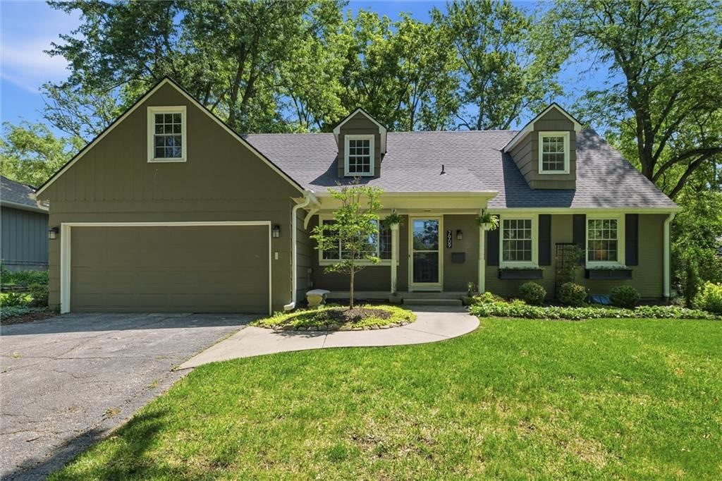 7909 Outlook Lane, Prairie Village, KS