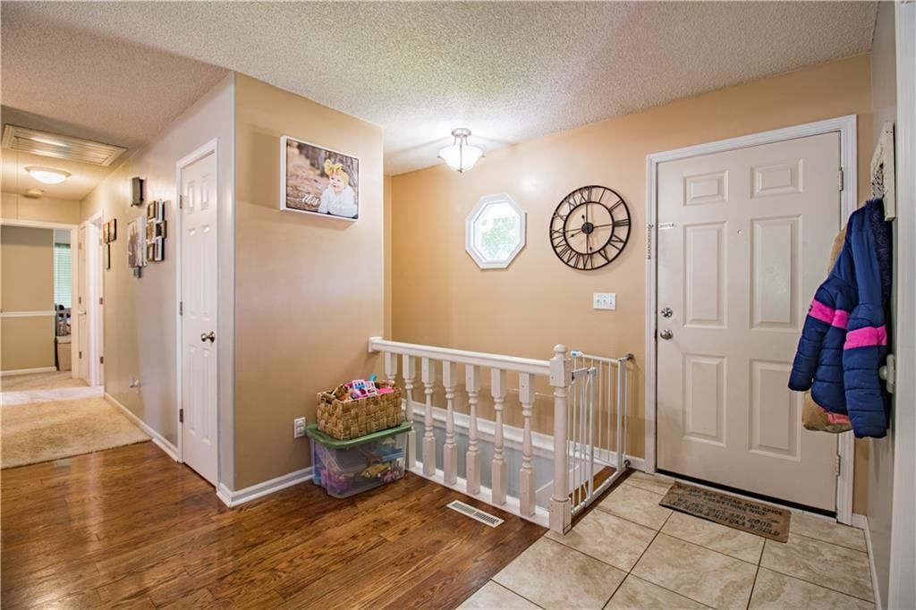 617 Cantebury Drive — photo 4