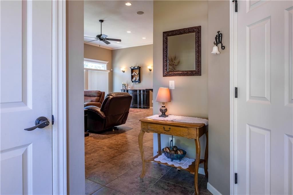 716 Coving Court — photo 3