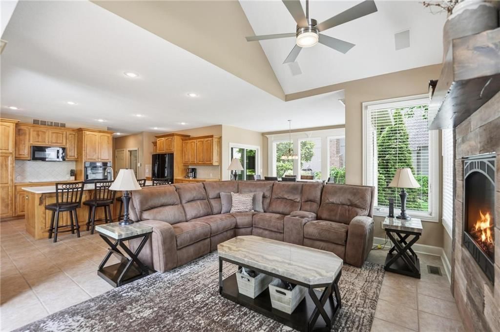 20733 W 92nd Street — photo 29