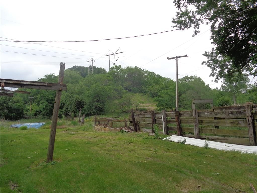 3905 N Barnes Road, Independence, MO