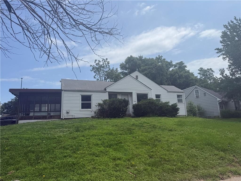 1325 NE Marvin Court, Kansas City, MO