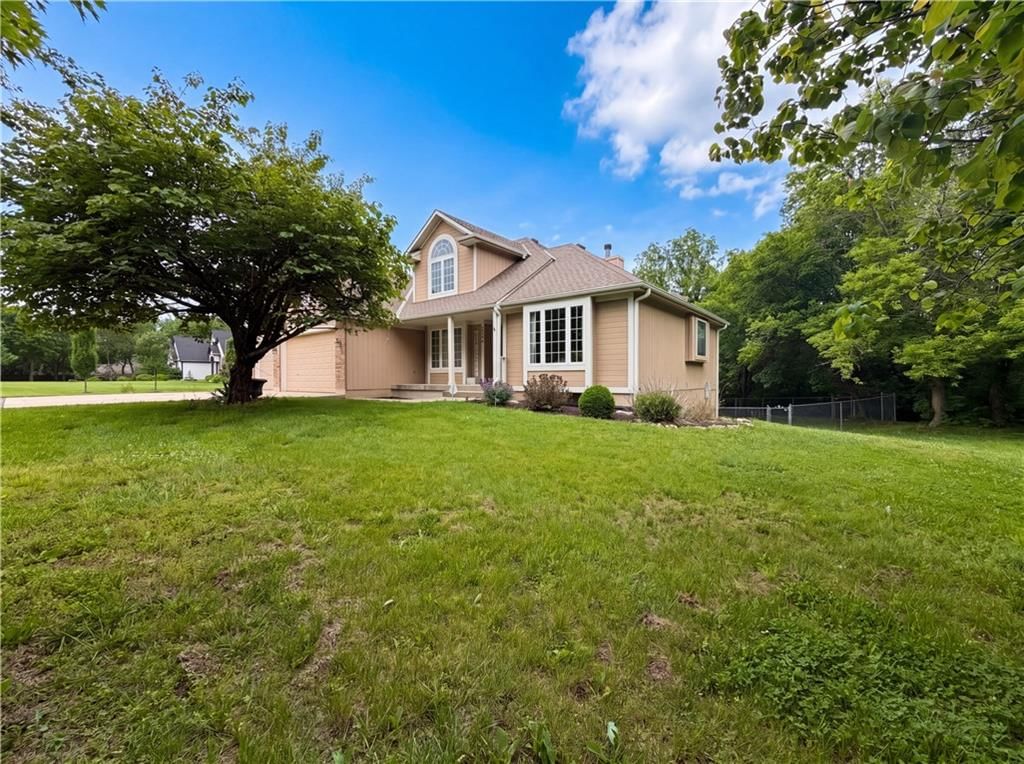 23612 S Lucille Lane, Peculiar, MO
