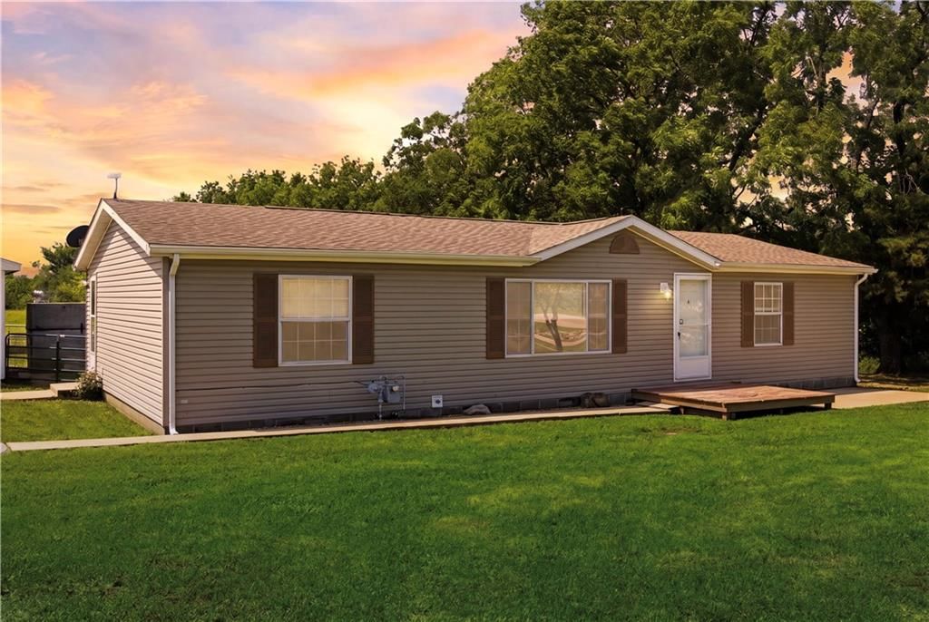 7677 1000 Road, Fredonia