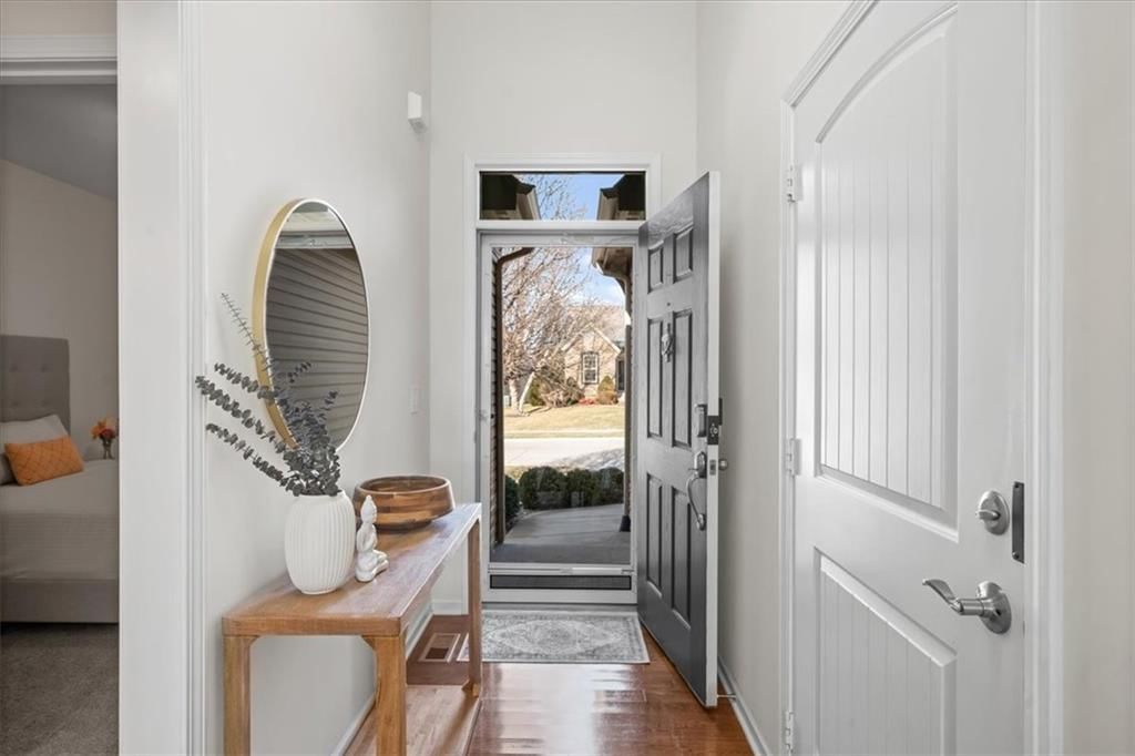 9047 Meadow View Drive — photo 4