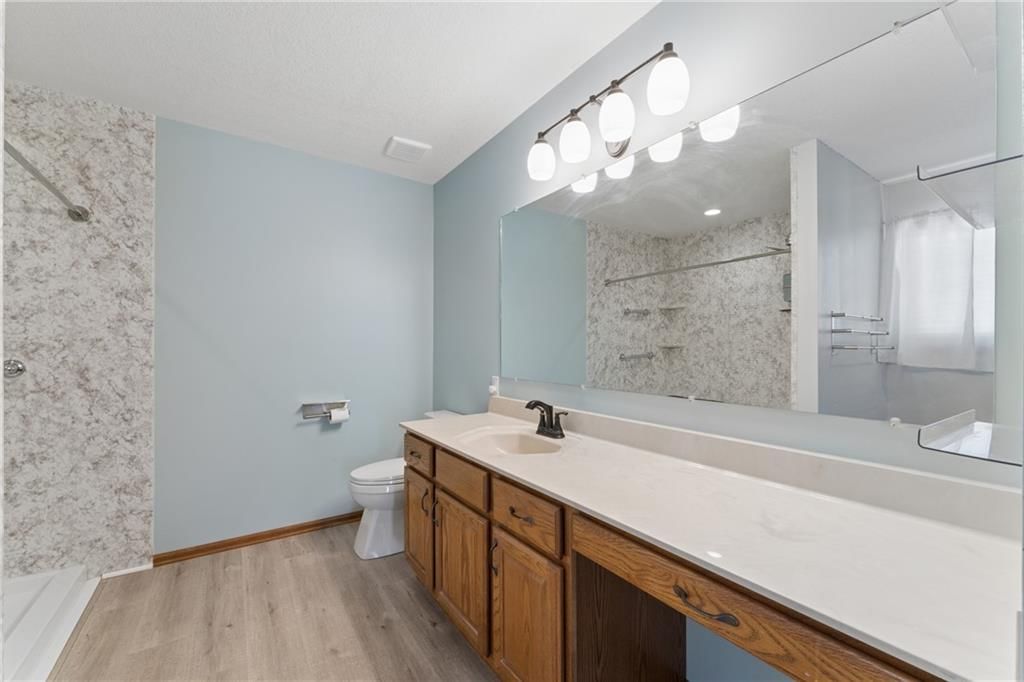 513 S Travis Street — photo 29