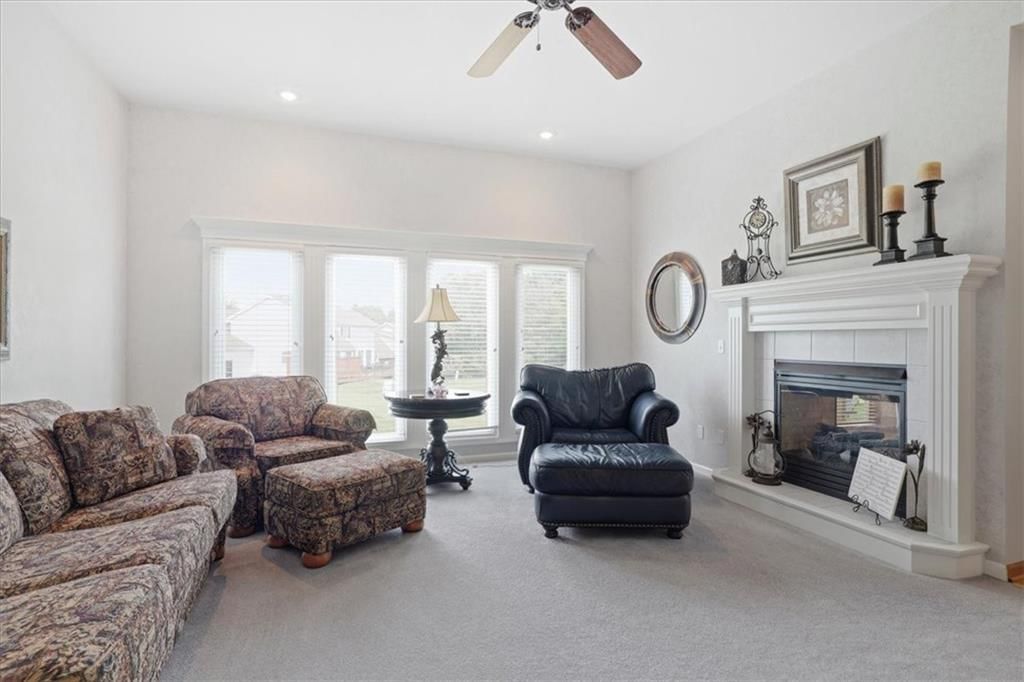 8623 N Richmond Avenue — photo 4