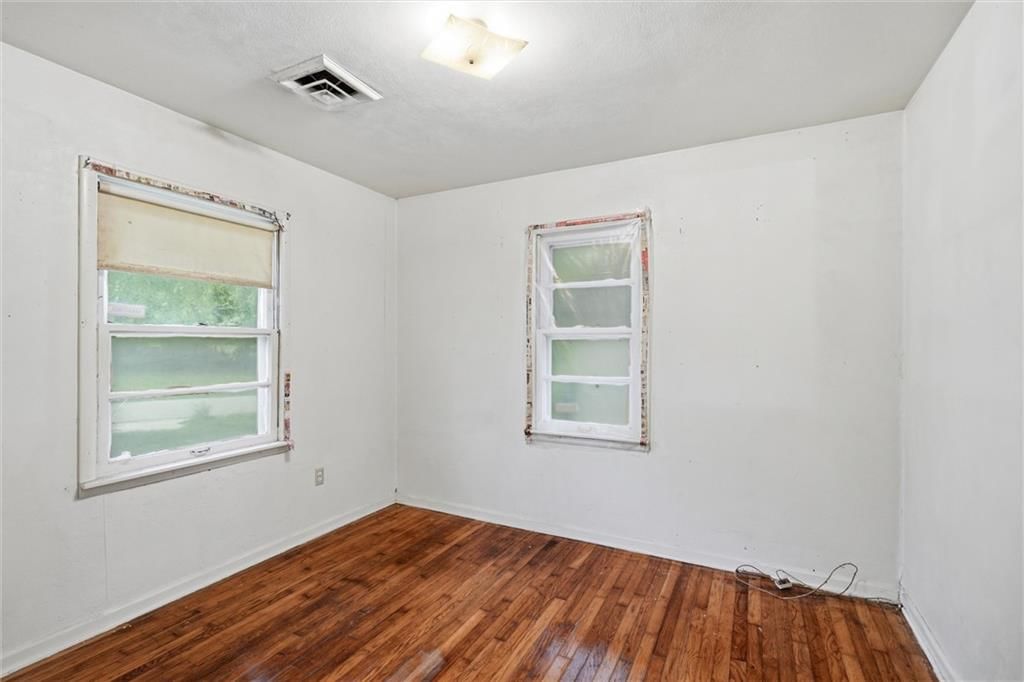8012 S Benton Avenue — photo 4