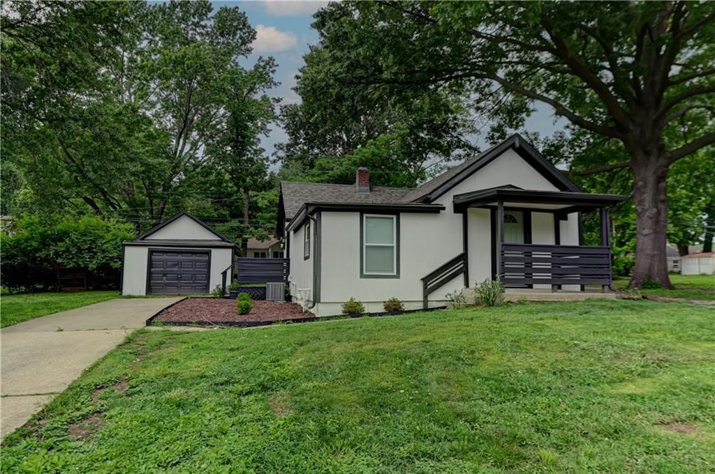 7126 Main Street, Kansas City, MO
