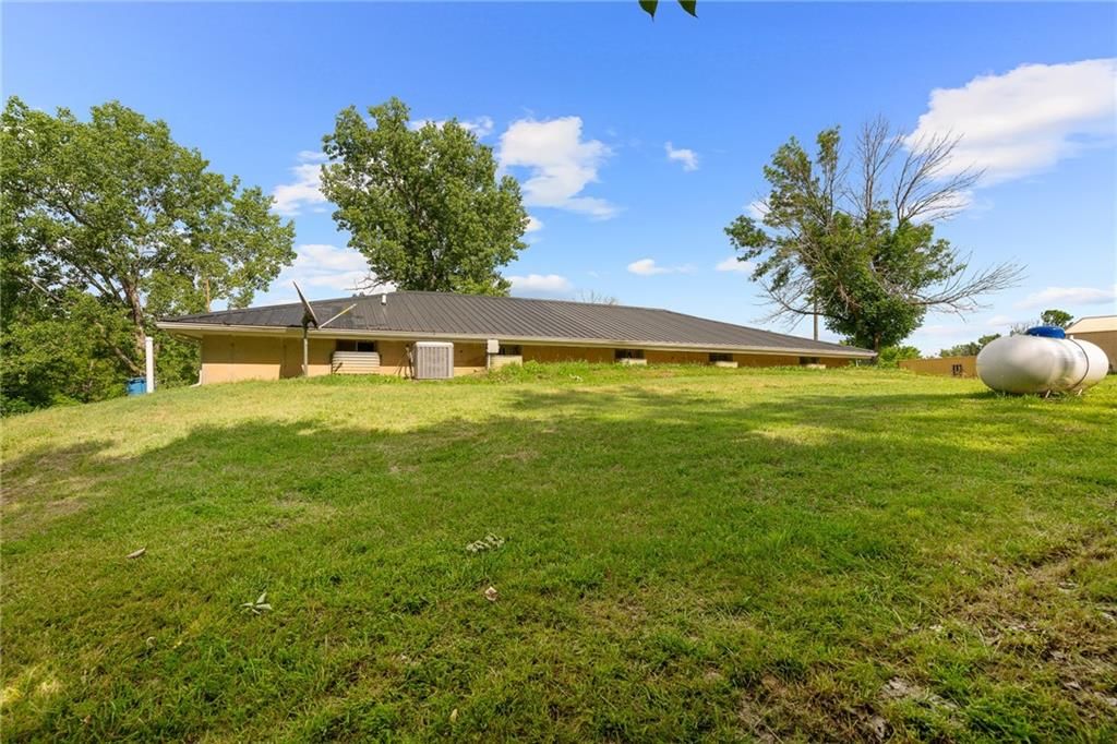16527 Varner Road — photo 33