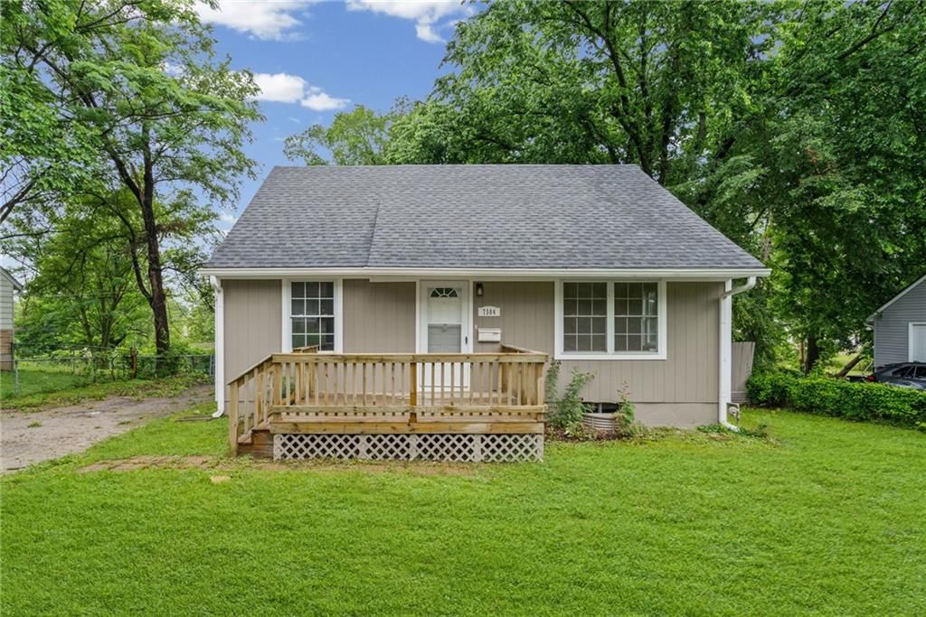 7504 E 49th Street, Kansas City, MO